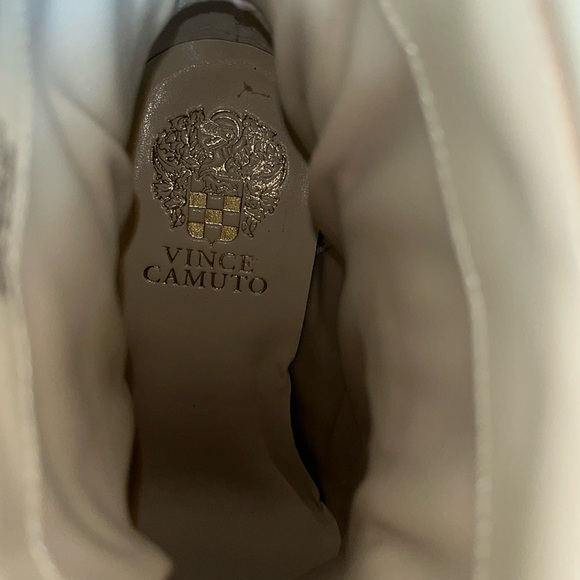 VINCE CAMUTO Leather Faderik Booties Cream Quilted - Picture 8 of 10